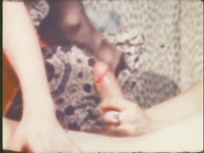 Vintage Usa: Orgasme intens yang dalam untuk pelacur kecil vintage!