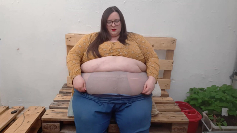 SSBBWLadyBrads: SSBBW tajny ogród brzuch i cycek grać