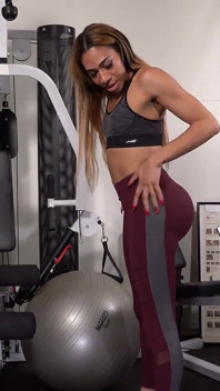Trabalhando tudo com Natalia La Potra