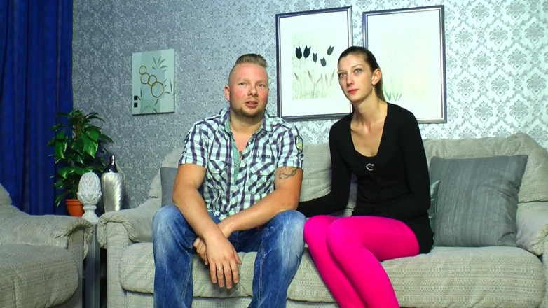 German Porn: Hausbesuch Бей Paar, юная Heisse - домашний визит к паре, горячая тинка