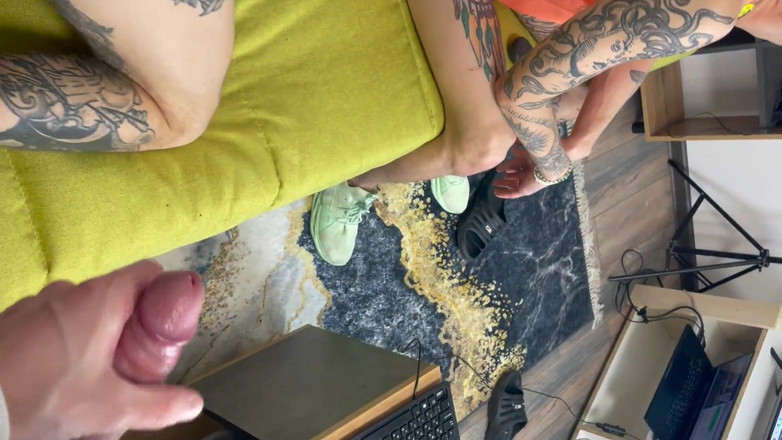 Falcon Al: 2 putains se font baiser le cul juteux de fag