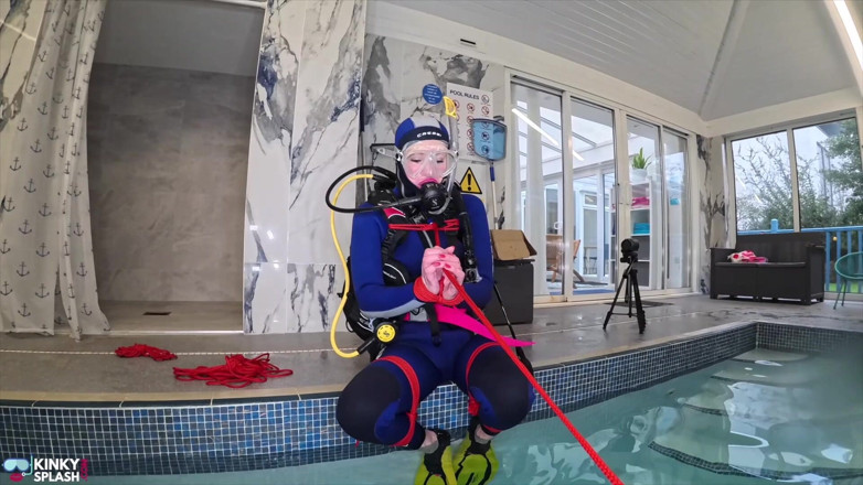 UKCuteGirl Lucy Lauren: Underwater Bondage in Scuba Tied Tight &amp; Dragged Through Water