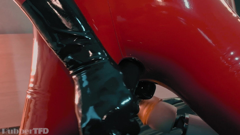 RubberTFD: 30 Holes of Pleasure [hotel Collection] [pre-released Video]