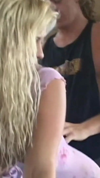Blondynka napalona milf uprawia seks z dużym twardym kutasem
