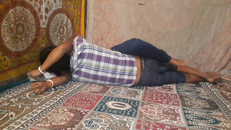 Uttar dinajpur: ソナリ・バビの腕輪は、サハムスターから現金をもらっているように見えます