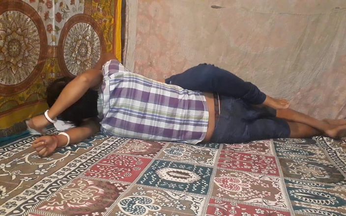 Uttar dinajpur: Sonali Bhabhi's bangles lijken op geld te krijgen van Sahamstar