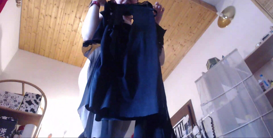 Nicoletta Embassi: Zničím šaty, které mi můj bývalý přítel dal, se vám líbí?...