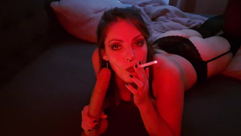 Naughty Natascha: Fumare XXL Dildo Succhiato