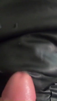 Fétiche de downjacket et pipe de fourrure, jeu de sperme et baise 3