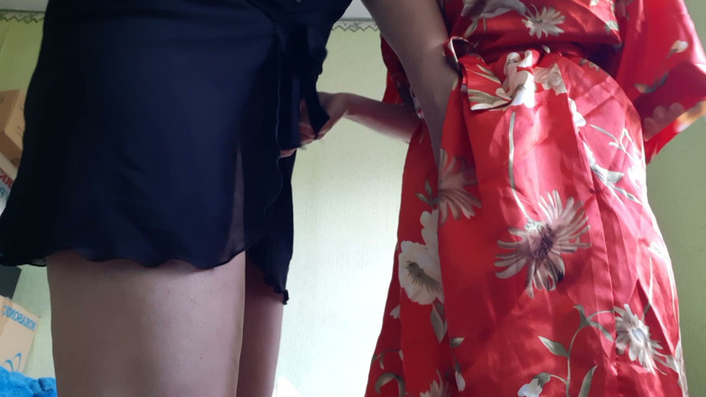 Lesbian-candys: I'm Fingering My Boyfriend's Mom While He Takes a Shower
