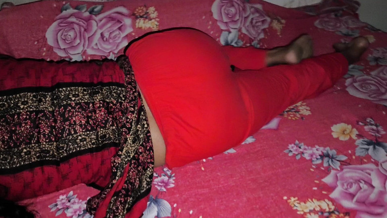 SAFI TV: Abracé a mi tía y comencé a follarla por el...