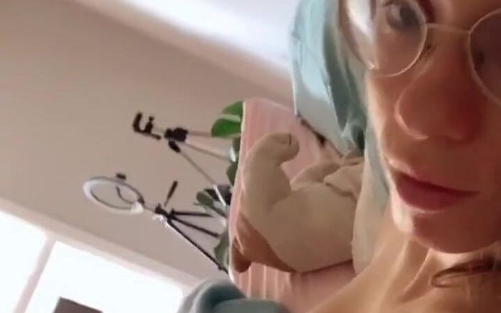 Tia Tizzianni Productions: Je ne peux pas m’amener à sortir du lit