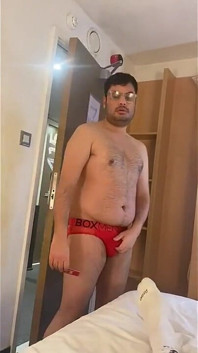 Mason Cross a jeho nová hračka Chlapec Indinaladxxx