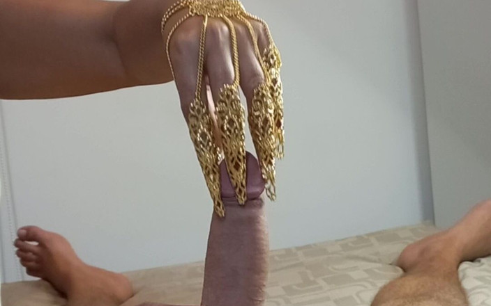 Handjob Passion: मेरे सुनहरे शिकारी पंजे आपके लंड को पागल कर देते हैं - हाथों से चुदाई छेड़ना और तीव्र जोर से चरमसुख देखने का बिंदु