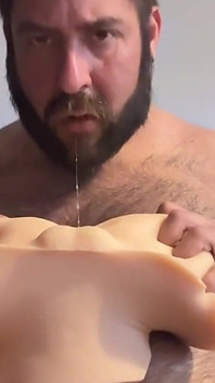 Eljodedor31: Geiler bär kommt von der arbeit nach hause