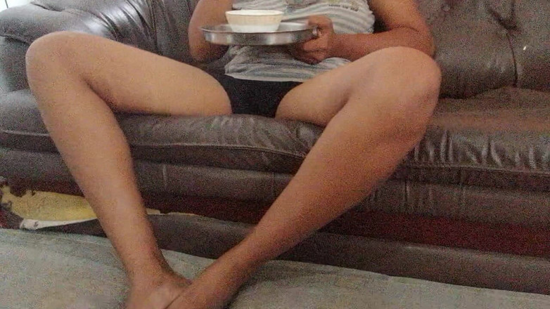 Tina Baby: 내 배다른 여동생이 나를 진짜로 유혹해. 끝까지 지켜봐