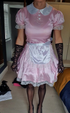 JessicaXD: Cameriera rosa e plug anale