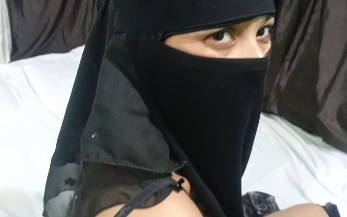Dearshivani: Muslimská dívka ráda kouří ptáka v hotelu