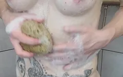 Fai una doccia bollente con me - orgasmo insaponato
