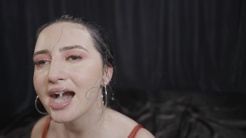 MILF and Big Wet Tits XXX: Peituda Eva Brooks fode 3 potentes paus gigantes