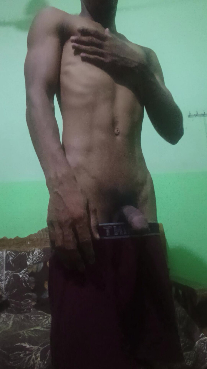 Xxx hard core India: ใช้มือ 18+ หนุ่มช่วยตัวเอง