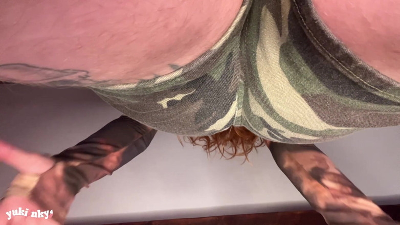 yukinky: Ponto de vista: Eu gozo com meu jeans - Sentando de...
