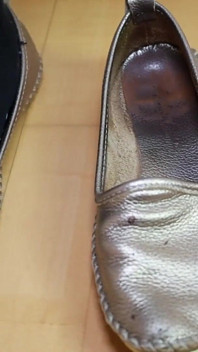 Worn Black Socks & Dirty Silver Loafers - レギンスで本物の靴のからかい