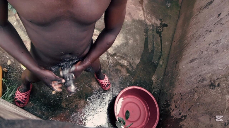 Hongi: Un tip negru știe cum să se descurce cu pula lui...