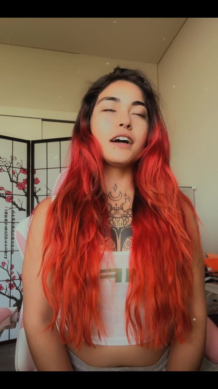 lilRavenFox: Actualización de vida, dios mío, desnudo conmigo mientras sano mis...