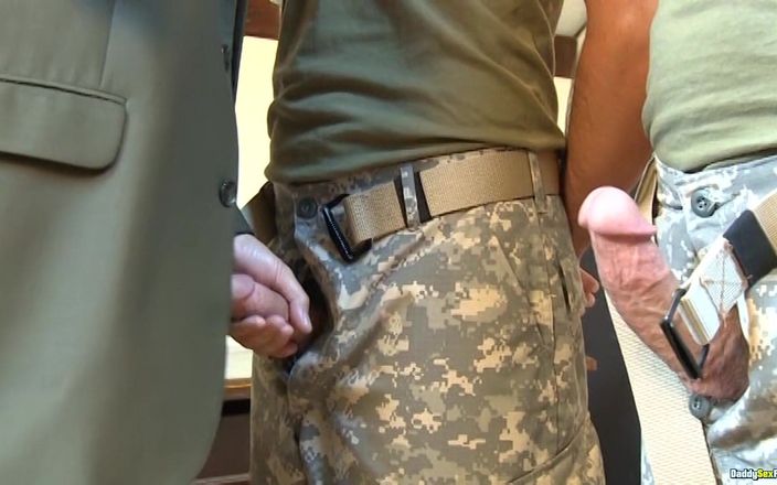 Daddy Sex Files: Passerar en militär medicinsk