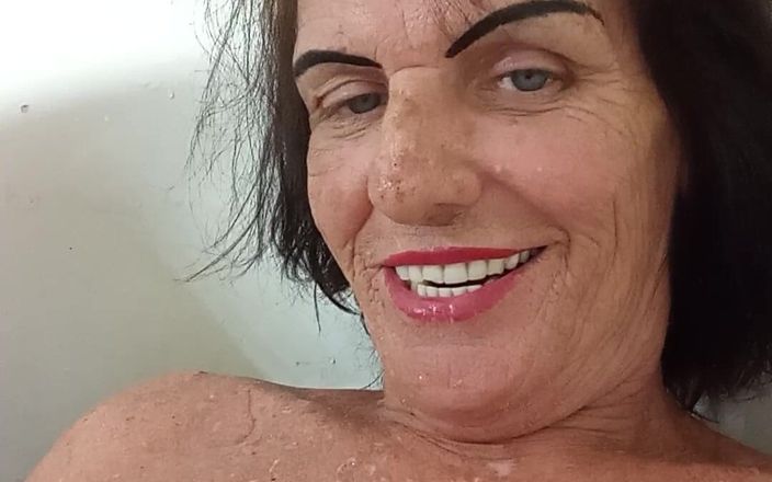 Lizzy Yum: Lizzyyum испытывает оргазм 1900, видео Mark фантазия, купание киски, клитор сиськи