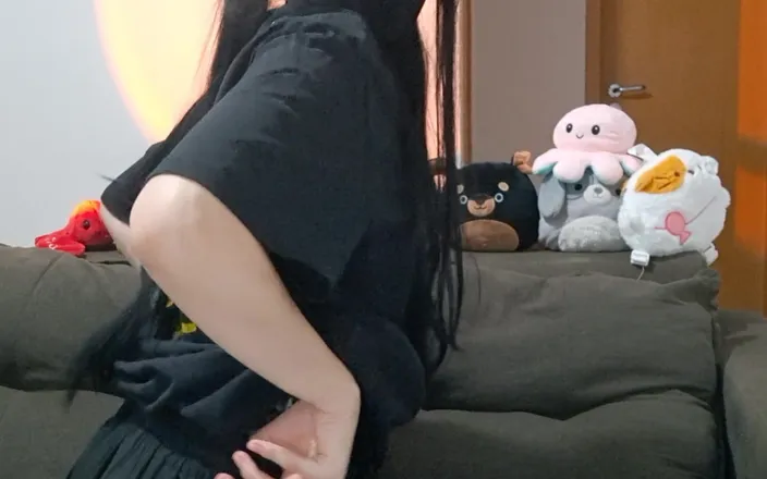 Plushie Lewd: I Like Showing Myself in Front of the Cameras