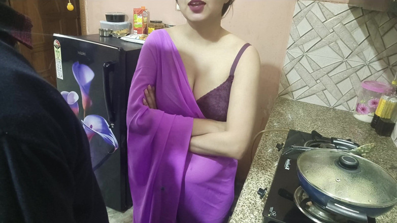 Hornycouple149: India madrastra sorprende a su hijastro Vivek en su cumpleaños,...