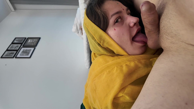 Amateur Homemade Porn: 발정난 의붓여동생에게 따먹히는 히잡을 쓴 아프간 의붓여동생