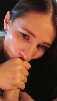 Grov djup avsugning med munkavle och förnedring