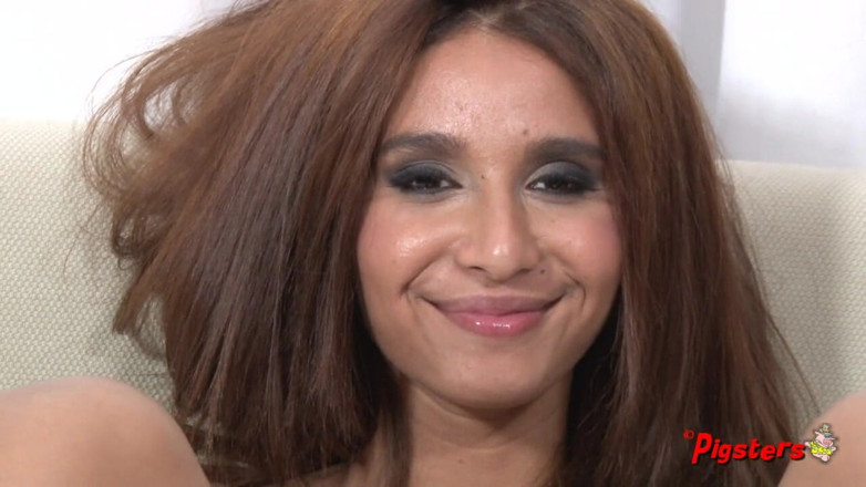 Pigsters: Stunning latina babe ria rodriguez is pleasing herself