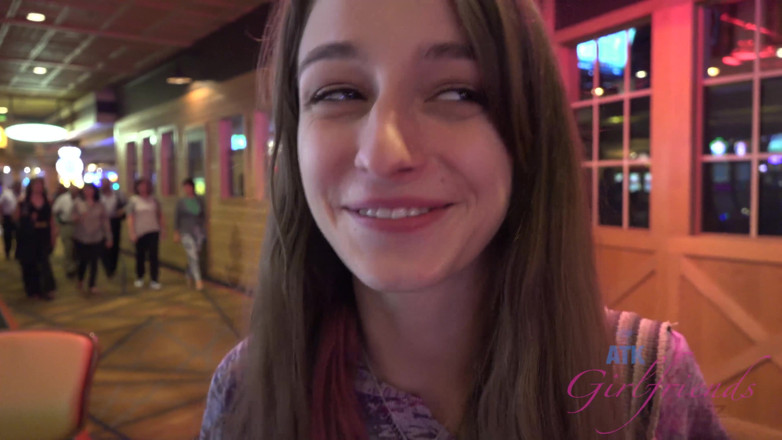 ATK Fans (Girlfriends): Willow Hayes ile Las Vegas'ta sanal tatil 1/3