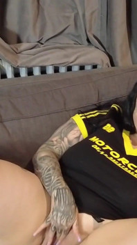 PAWG opiekunka do dziecka Maddison Black zostaje przyłapana na walenie