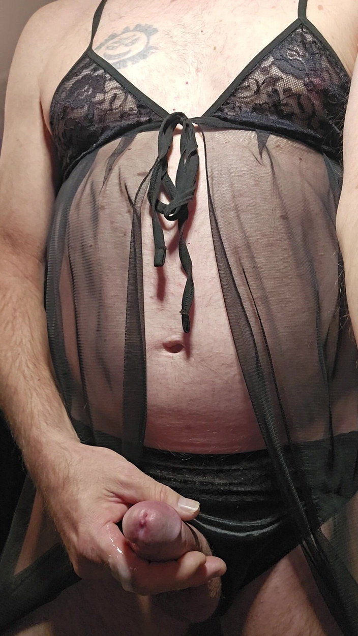 Fantasies in Lingerie: Muñeca y bragas negras