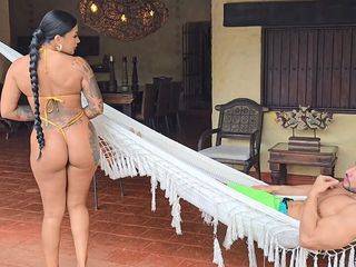 Mariana Martix: La moglie cornuta scopa il ragazzo della sua amica e...