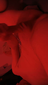 Allein Vor Der Kamera Im Rotlicht