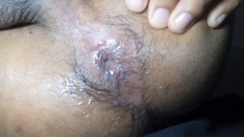 Anna Deo: Tonårig pojke knullade sig själv i röpan i sitt sovrum