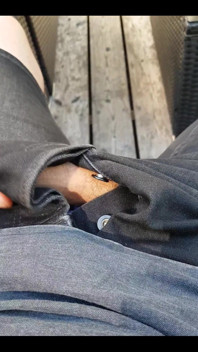 Who likes outside wank?
