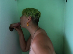 bekycarril: Kutas ssący przez gloryhole i połykanie