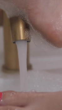Melody Mynxfoot Bath, Butt Plug & Pussy Fingering.oh My