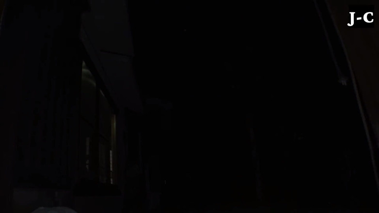 J-Cams: Hai người phụ nữ chia sẻ một ngày táo bạo...