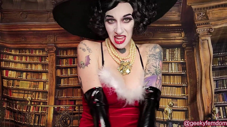 Geeky Femdom: Lady Dimitrescu dárek na dovolené