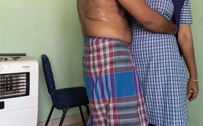 Palani69: Kız öğrenci öğle yemeği saatlerinde öğretmenle aynı yatağı paylaşıyor