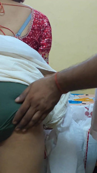 Bhabhi ko new saree pahn akar choda