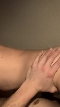 69 Sensual, intim dan bersubahat